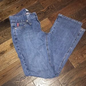 🌼Slim fit jeans.  Boot cut